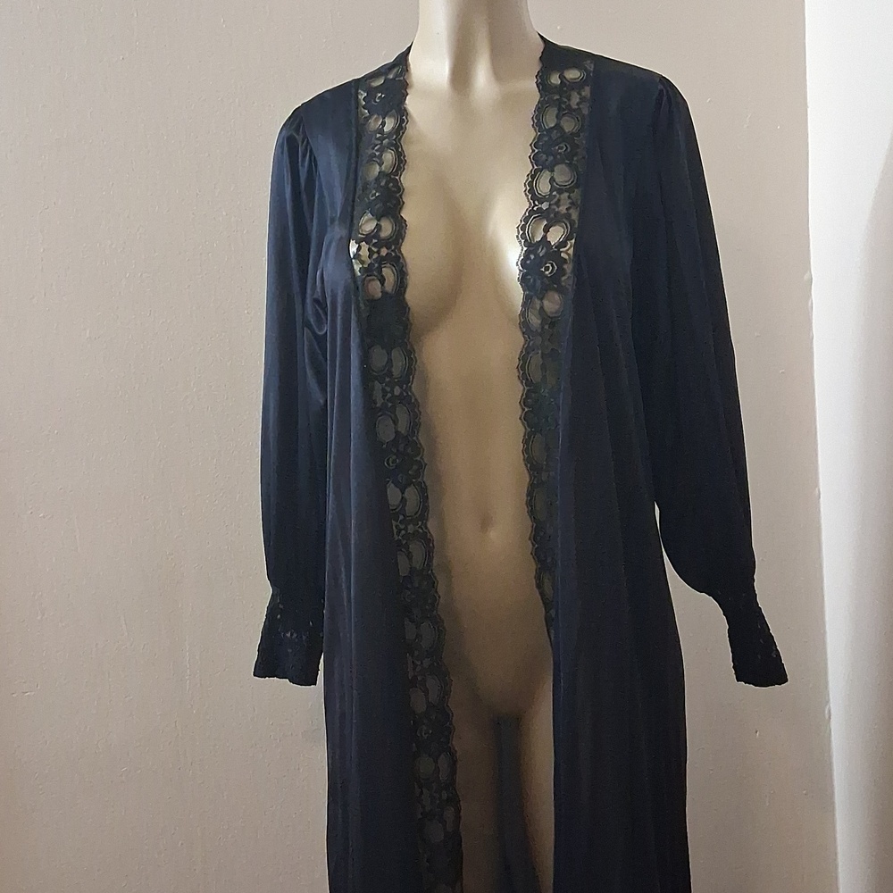 Beautiful romantic S M L VINTAGE Avon Styles black nylon and lace robe